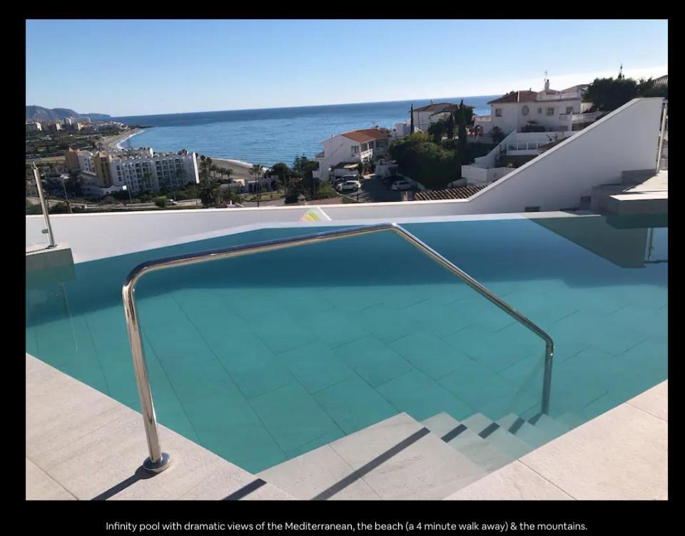 Villa Modern + Infinity Pool. Views In Nerja!