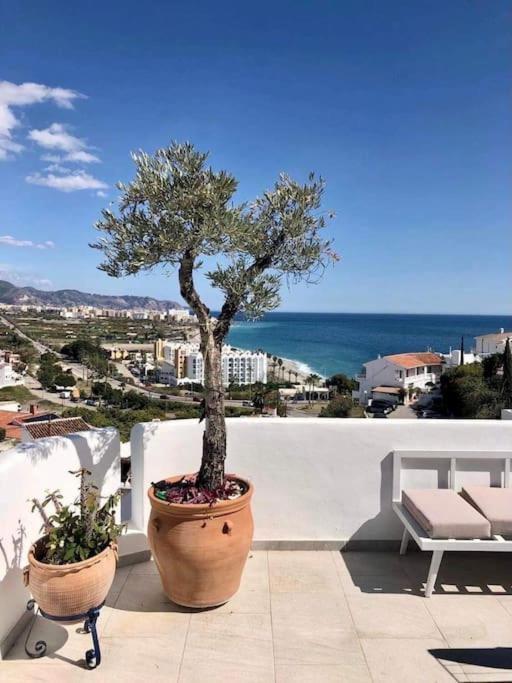 Modern + Infinity Pool. Views In Nerja! Villa Nerja