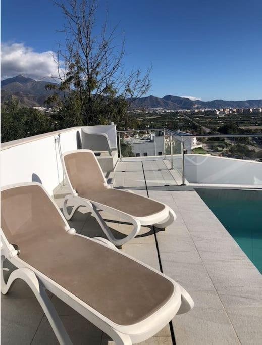Modern + Infinity Pool. Views In Nerja! Villa *
